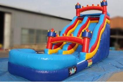 Tobogán inflable de agua