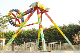 23P Pendulum Rides - Atracción péndulo (foto 2 de 3)