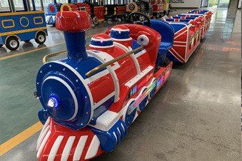 Tren sin rieles estilo británico