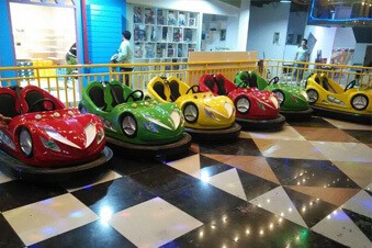 Coches choque de parrilla eléctrica