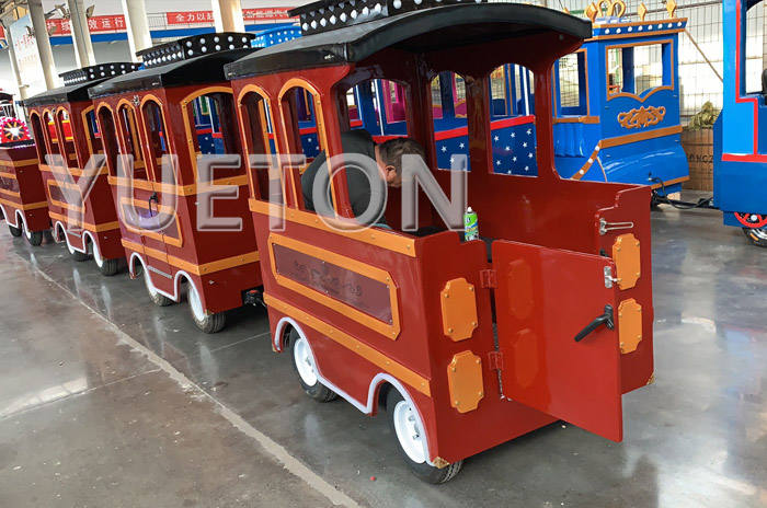 Electric Road Trackless Train