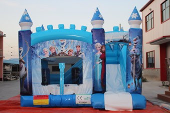 Castillo hinchable Frozen - Atracciones inflables