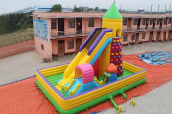 Pared inflable de escalada