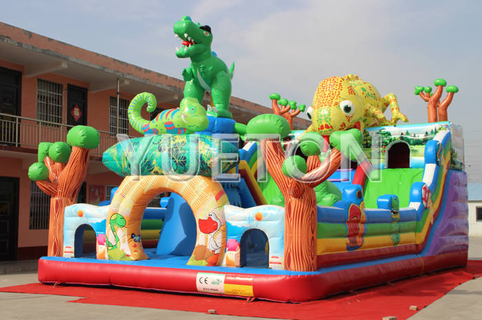 Chameleon inflatable slide