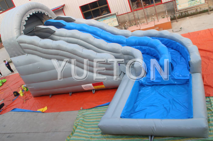 Inflatable water slide