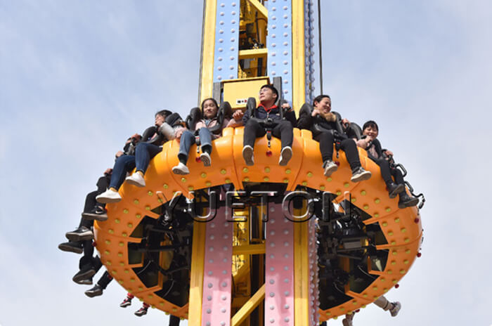 Free Fall Amusement Ride