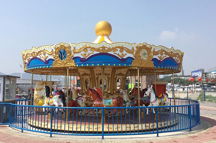 Carrusel de caballos 023