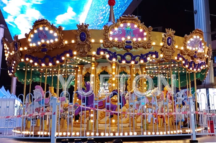24P Carousel Horse Ride021