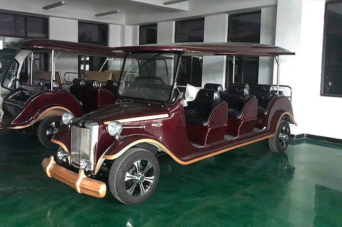 Coche clásico abierto - Atracciones familiares (foto 2 de 4)