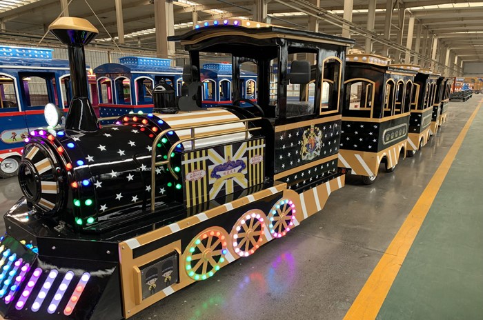 Tren sin rieles eléctrico - Trenes de atracciones (foto 2 de 4)