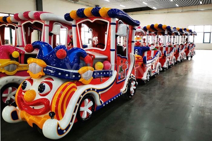 Tren sin rieles de payaso - Trenes de atracciones