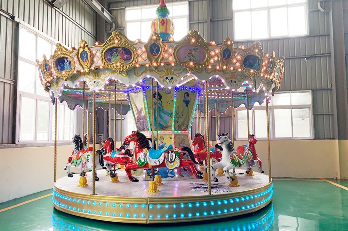 Carrusel de caballos 24P modelo - Atracciones familiares (foto 3 de 4)