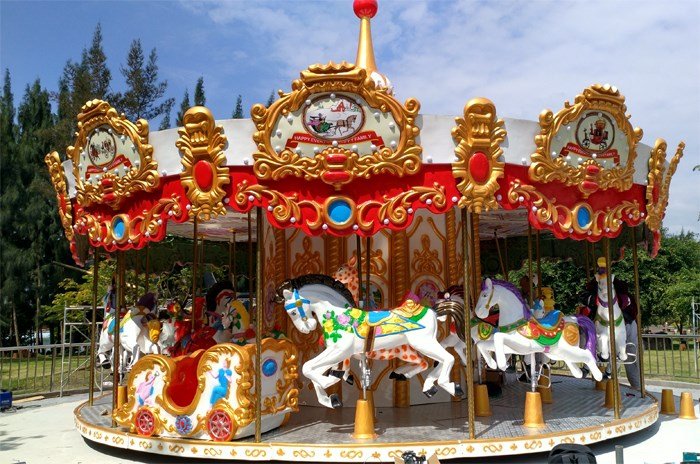 Carrusel de caballos 24P modelo 021