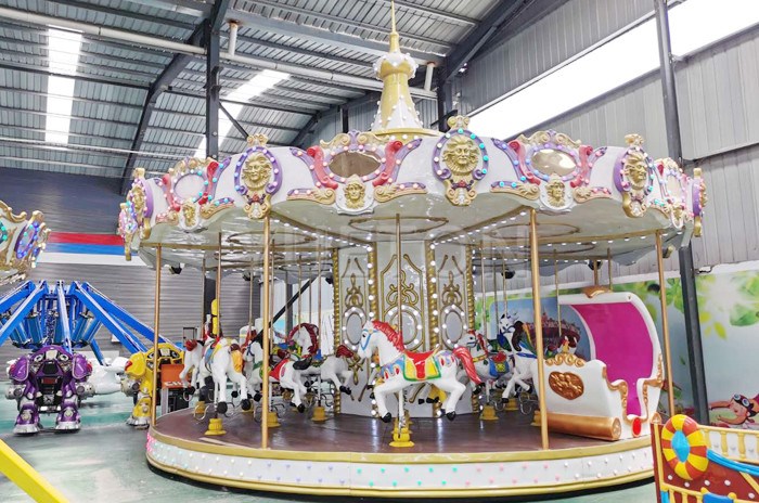 24 Seats Red Carousel 026