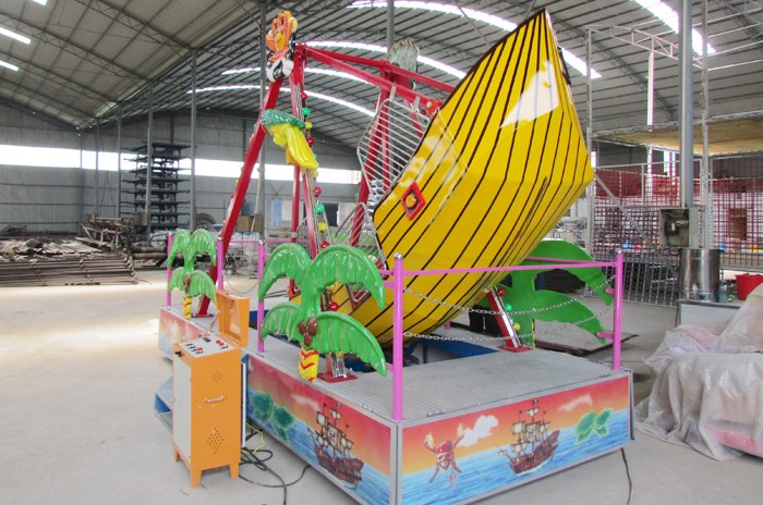 12P Kids Pirate Ship Ride