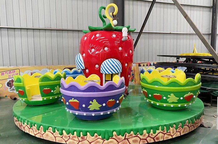 Taza de café con forma de fruta - Atracciones familiares