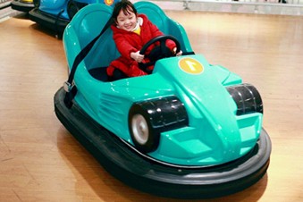 Coches choque con batería