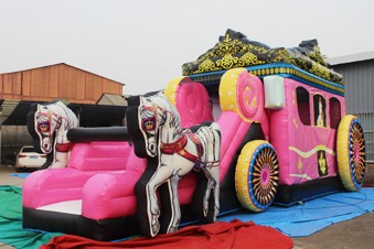 Inflable saltarín con carroza - Atracciones inflables