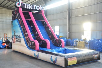 Tobogán inflable de agua
