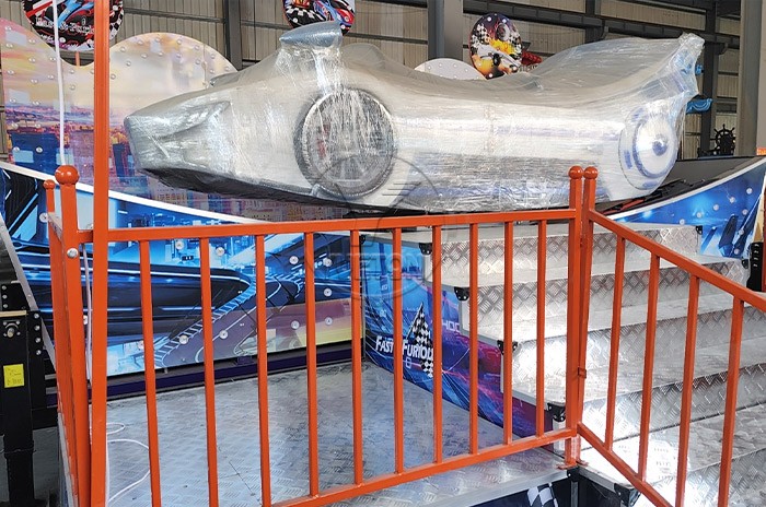 Coche volador móvil con plataforma - Atracciones familiares (foto 3 de 3)