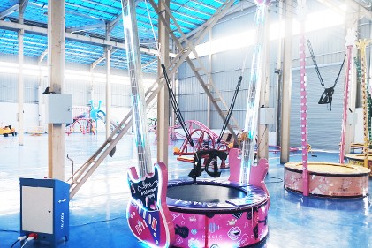 Bungee guitarra - Parque de trampolines