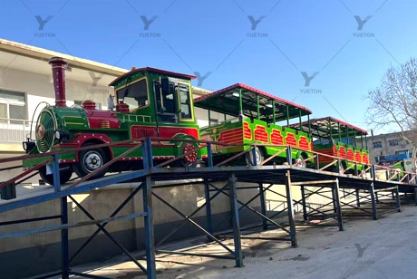 Tren sin vías con 42 asientos