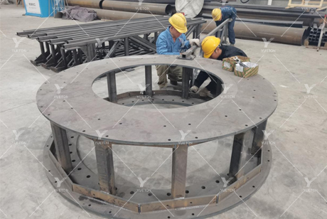 La fábrica completa en dos meses la producción de un carrusel de dos pisos